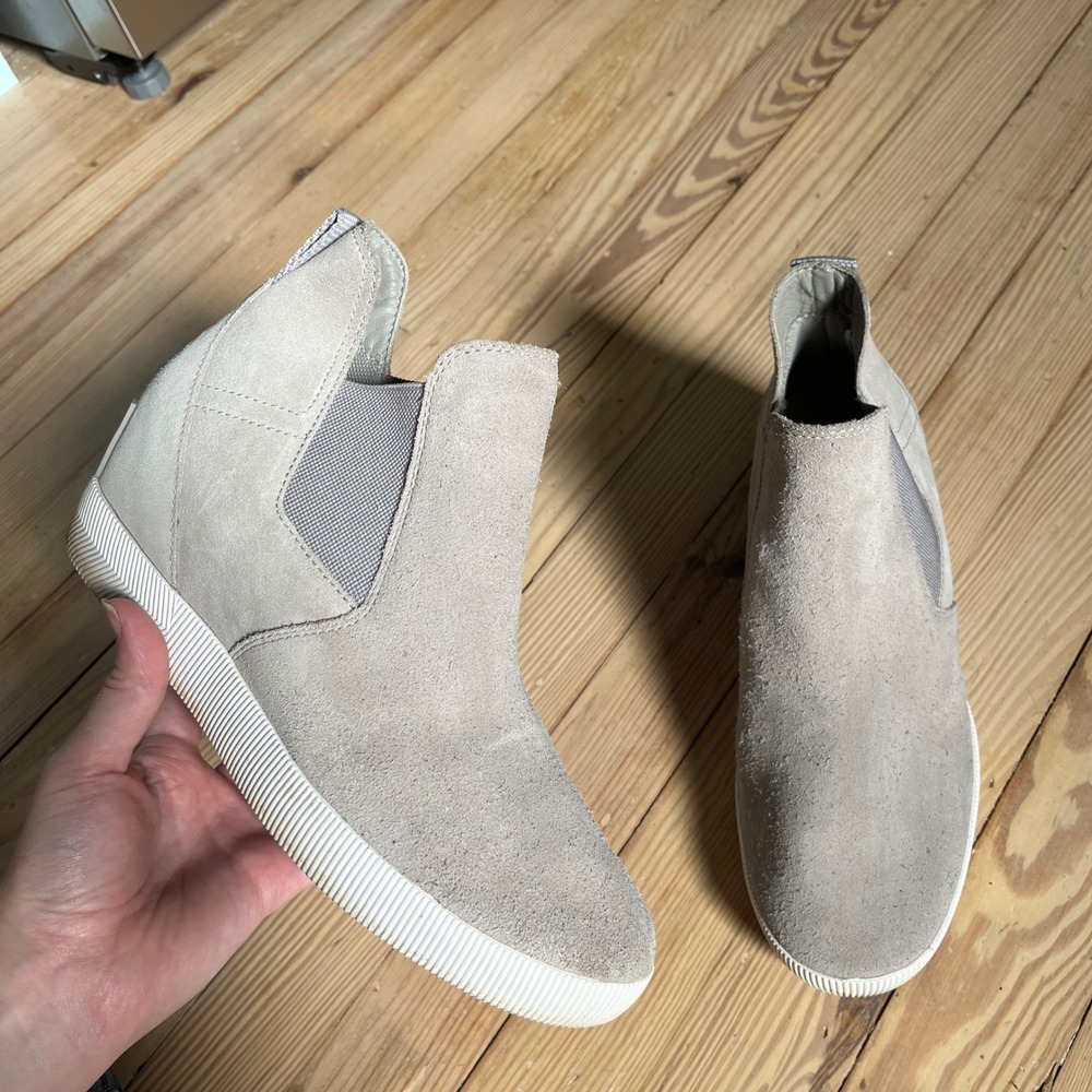 Sorel Evie Chelsea Wedge Boots Womens 9.5 Quarry Grey Suede Ankle Sneaker NL4911
